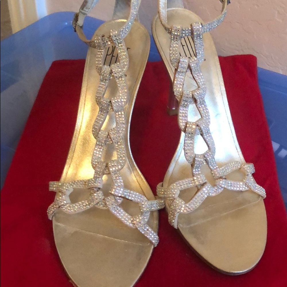 Pelle Moda heels